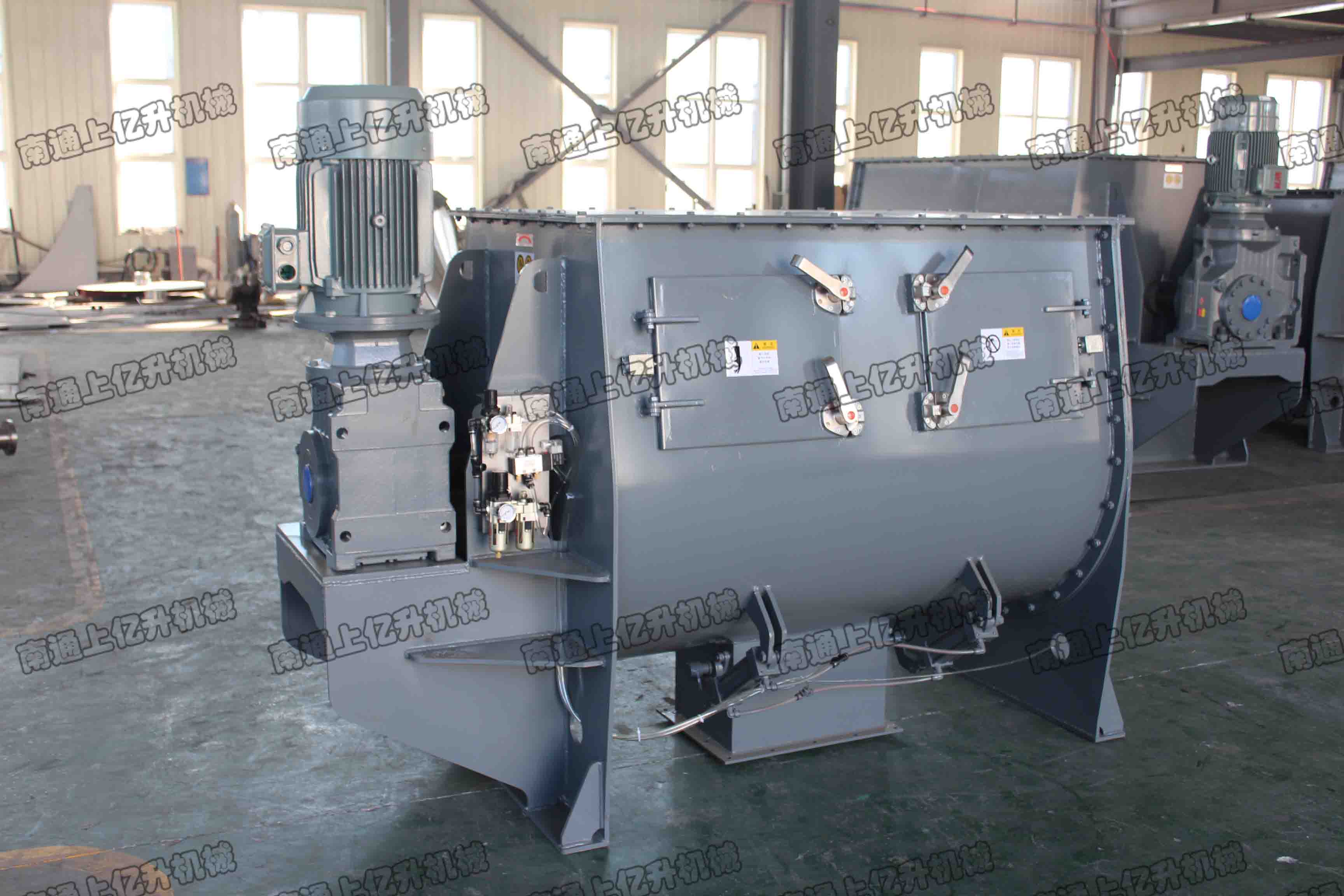 1.5m3臥式螺帶混合機